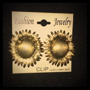 SUNFLOWER🌼EARRINGS!!